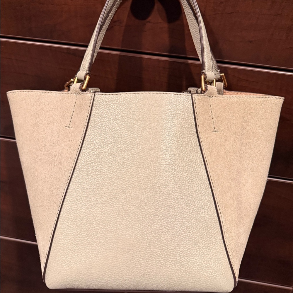 Tory Burch McGraw Dragonfly Sage Green Leather Drawstring Shoulder Tote - Picture 6 of 10